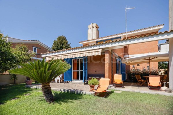 casa indipendente in vendita ad Ardea in zona Marina di Ardea