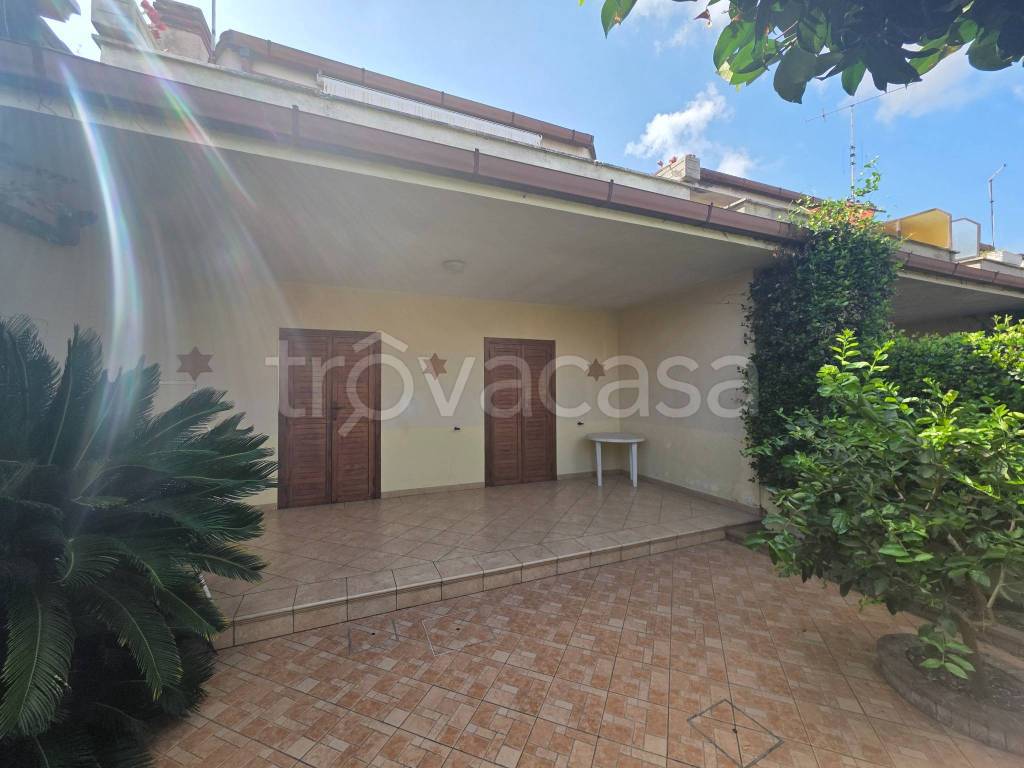 casa indipendente in vendita ad Ardea in zona Colle Romito