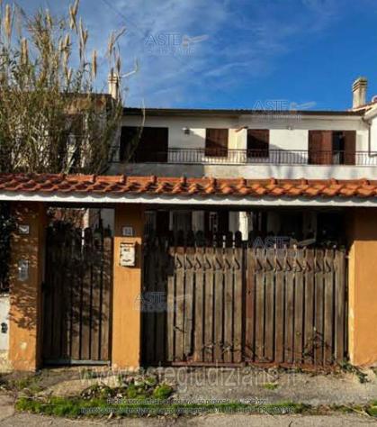 casa indipendente in vendita ad Ardea in zona Colle Romito