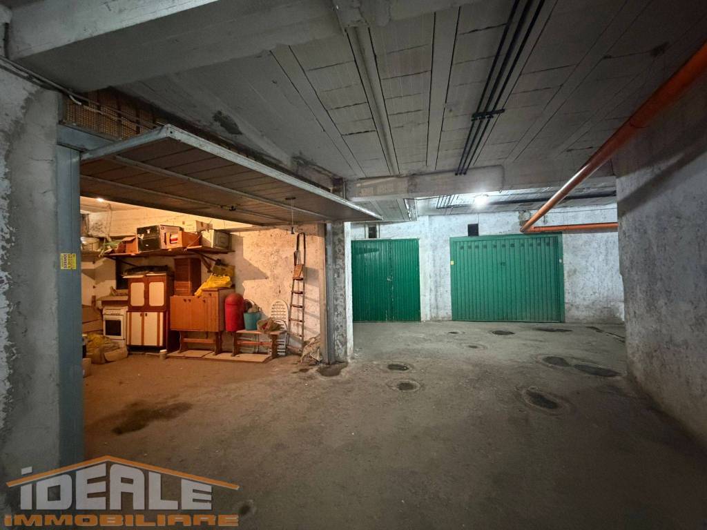 box auto in vendita ad Ardea