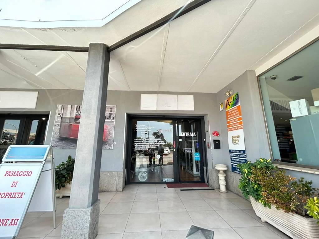 locale commerciale in vendita ad Ardea