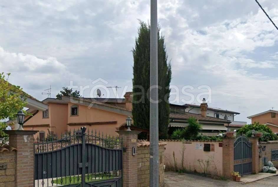 casa indipendente in vendita ad Ardea in zona Nuova California