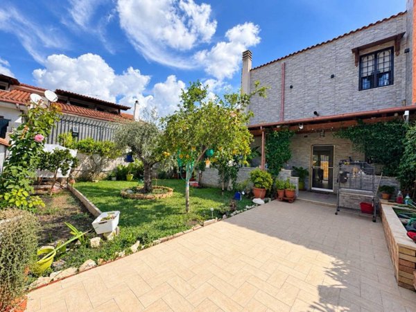 casa indipendente in vendita ad Ardea