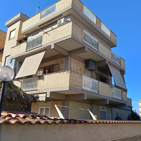 appartamento in vendita ad Ardea in zona Marina di Ardea