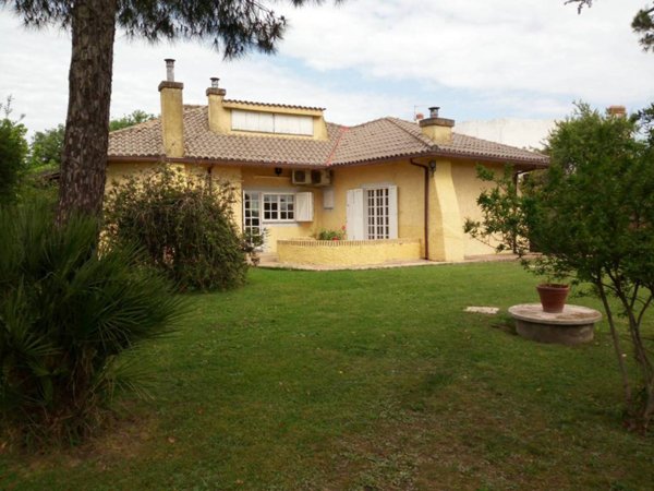 casa indipendente in vendita ad Ardea in zona Nuova Florida