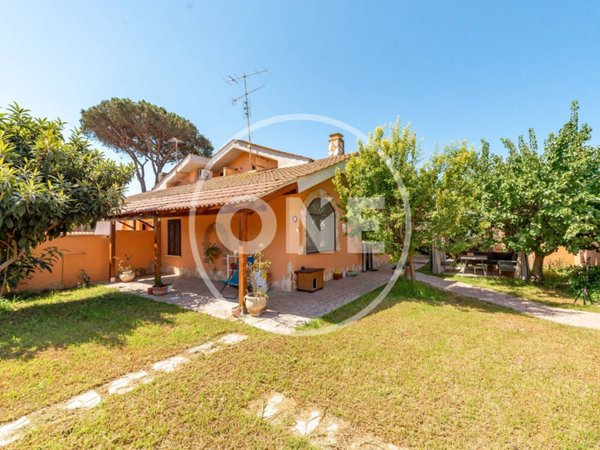 casa indipendente in vendita ad Ardea in zona Colle Romito