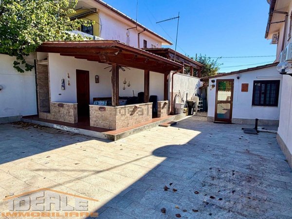 appartamento in vendita ad Ardea in zona Lido dei Pini