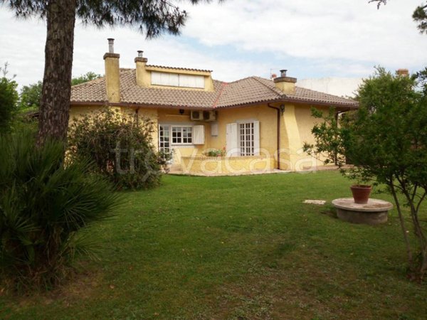 casa indipendente in vendita ad Ardea in zona Nuova Florida