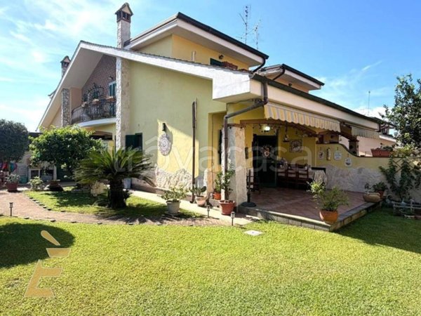 casa indipendente in vendita ad Ardea in zona Colle Romito
