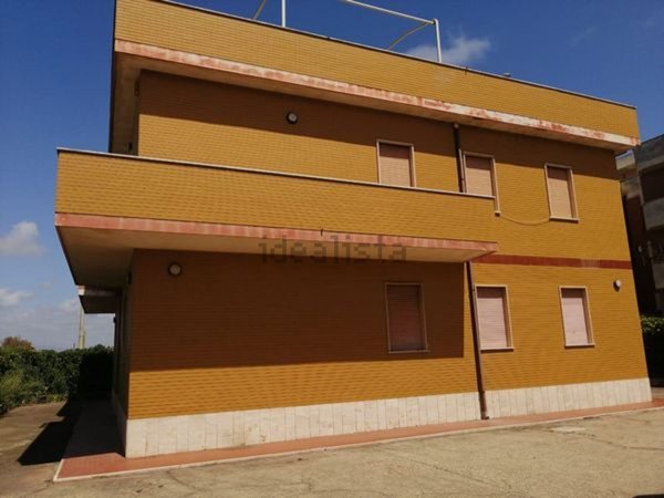 appartamento in vendita ad Ardea in zona Marina di Ardea