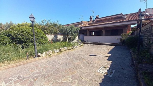 casa indipendente in vendita ad Ardea in zona Nuova Florida