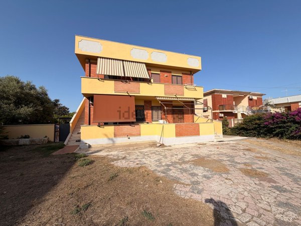 appartamento in vendita ad Ardea in zona Marina di Ardea