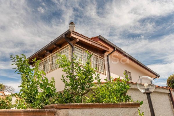 casa indipendente in vendita ad Ardea in zona Colle Romito