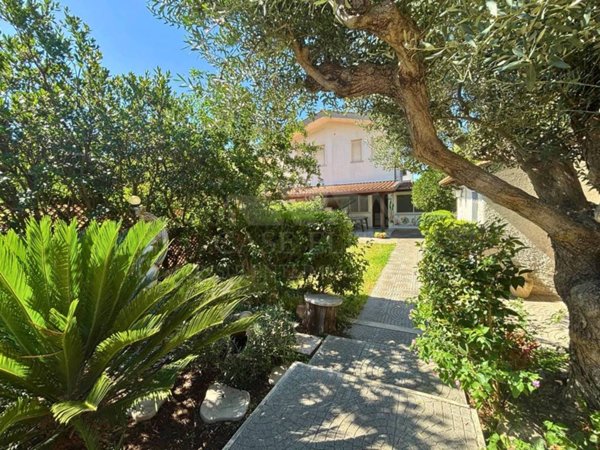 casa indipendente in vendita ad Ardea