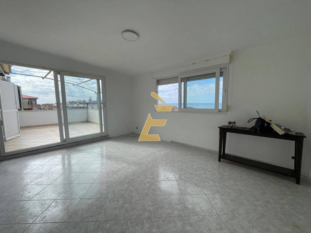 appartamento in vendita ad Ardea in zona Marina di Ardea