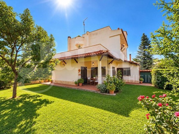 casa indipendente in vendita ad Ardea