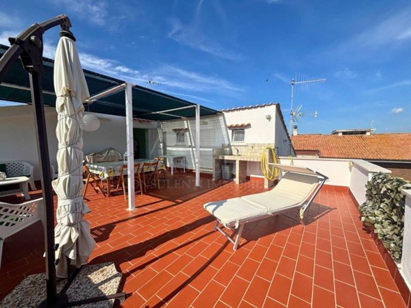 appartamento in vendita ad Ardea in zona Marina di Ardea