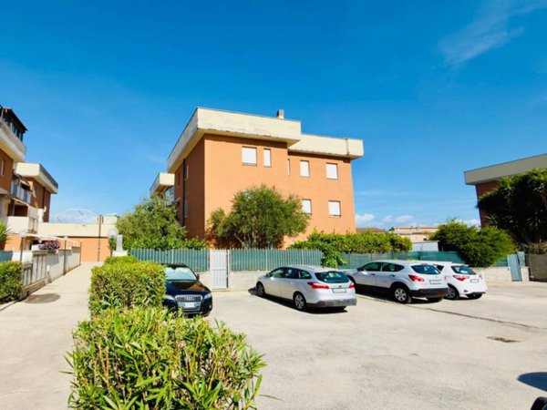 appartamento in vendita ad Ardea in zona Marina di Ardea