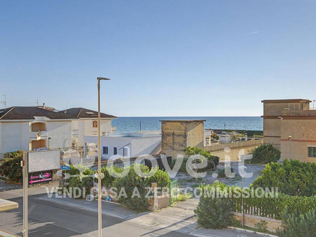 appartamento in vendita ad Ardea in zona Marina di Ardea