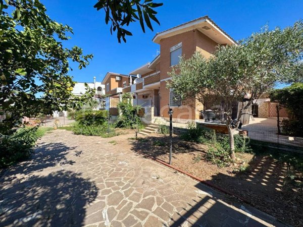 appartamento in vendita ad Ardea in zona Marina di Ardea