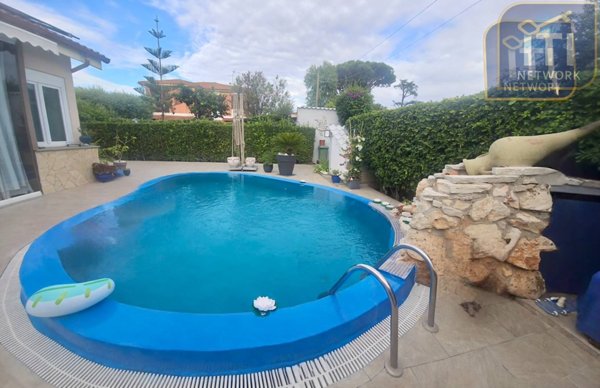 casa indipendente in vendita ad Ardea in zona Colle Romito