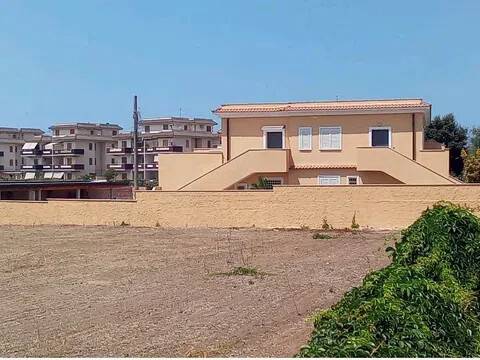 appartamento in vendita ad Ardea in zona Marina di Ardea