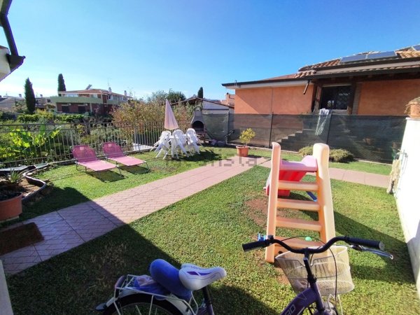 casa indipendente in vendita ad Ardea in zona Nuova Florida