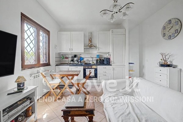 casa indipendente in vendita ad Ardea in zona Nuova Florida