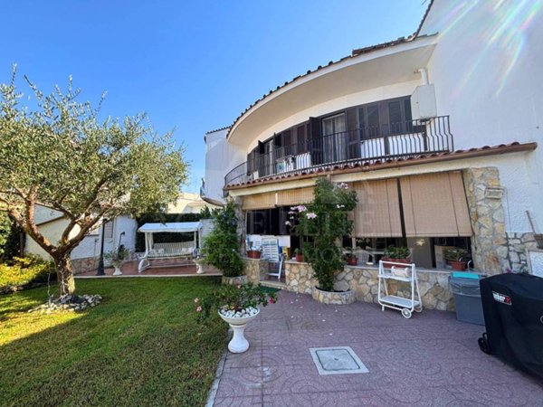 casa indipendente in vendita ad Ardea