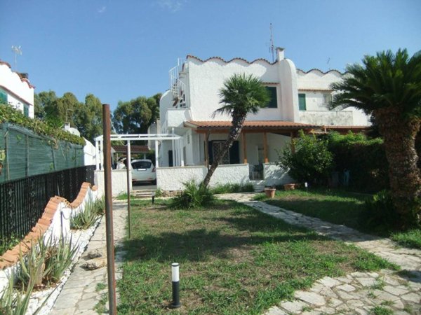casa indipendente in vendita ad Ardea in zona Nuova California