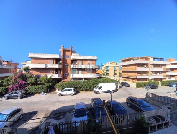 appartamento in vendita ad Ardea in zona Marina di Ardea