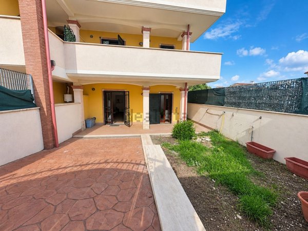 appartamento in vendita ad Ardea in zona Marina di Ardea