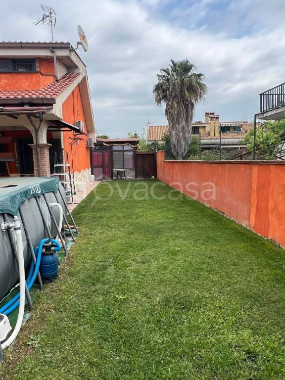 casa indipendente in vendita ad Ardea in zona Marina di Ardea
