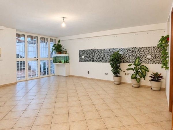 casa indipendente in vendita ad Ardea in zona Nuova California