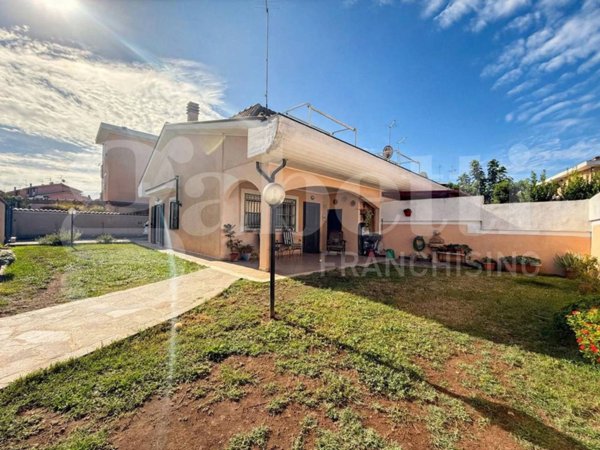 casa indipendente in vendita ad Ardea in zona Nuova California