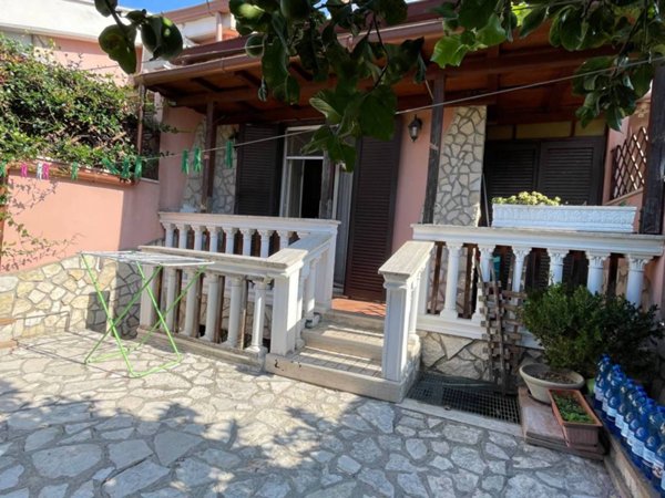 casa indipendente in vendita ad Ardea in zona Nuova California