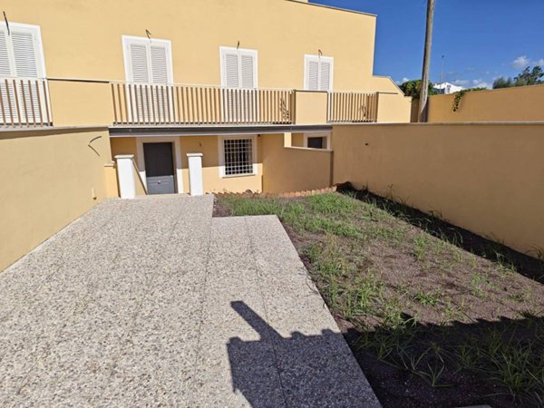 casa indipendente in vendita ad Ardea in zona Marina di Ardea