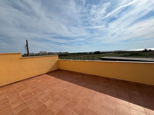 appartamento in vendita ad Ardea in zona Marina di Ardea