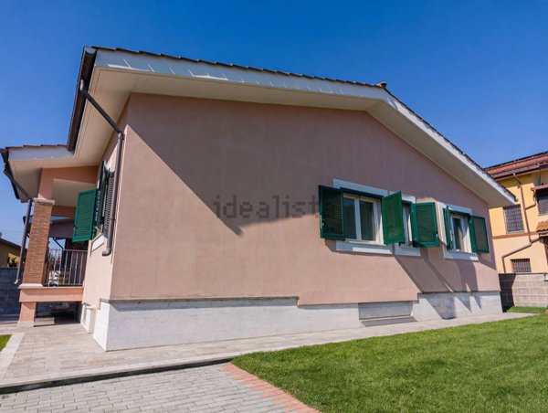 casa indipendente in vendita ad Ardea in zona Nuova Florida
