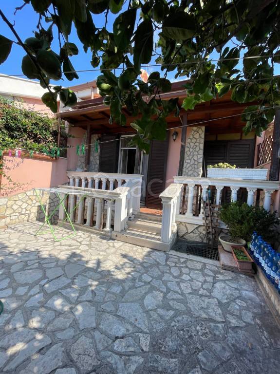 casa indipendente in vendita ad Ardea in zona Nuova California