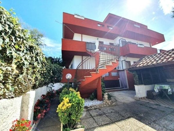appartamento in vendita ad Ardea in zona Marina di Ardea