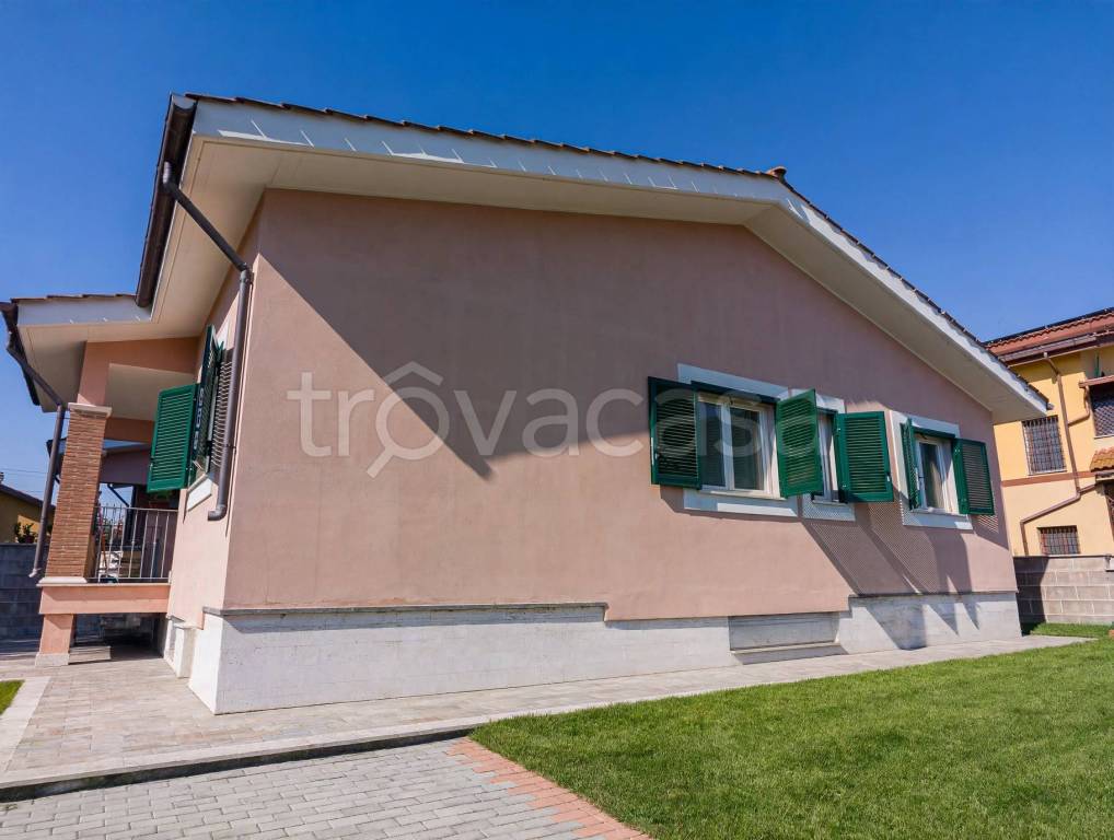 casa indipendente in vendita ad Ardea in zona Nuova Florida