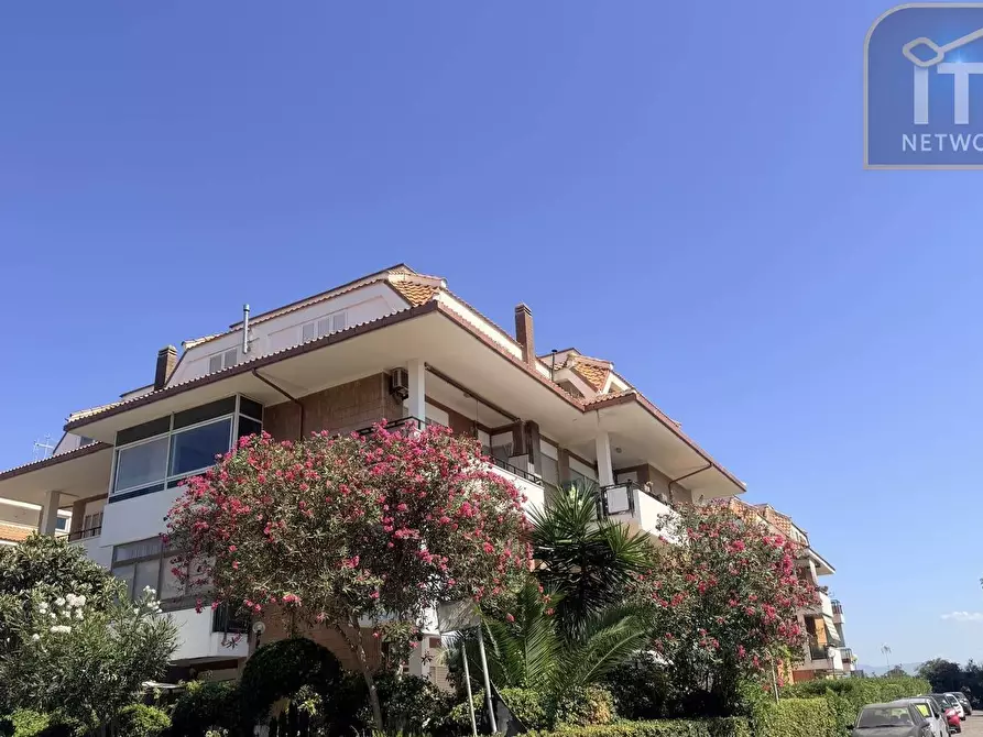 appartamento in vendita ad Ardea in zona Marina di Ardea