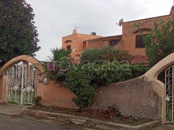 casa indipendente in vendita ad Ardea in zona Colle Romito