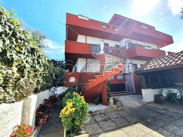 appartamento in vendita ad Ardea in zona Marina di Ardea