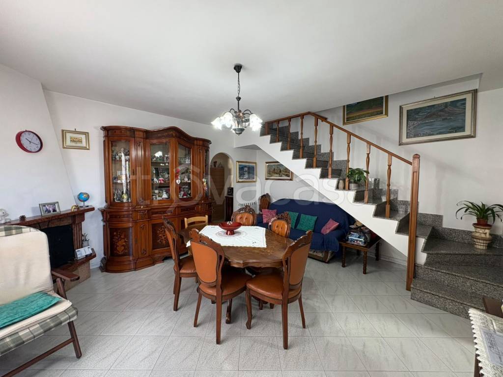 casa indipendente in vendita ad Ardea in zona Nuova California