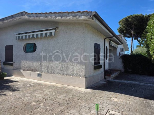 casa indipendente in vendita ad Ardea in zona Colle Romito