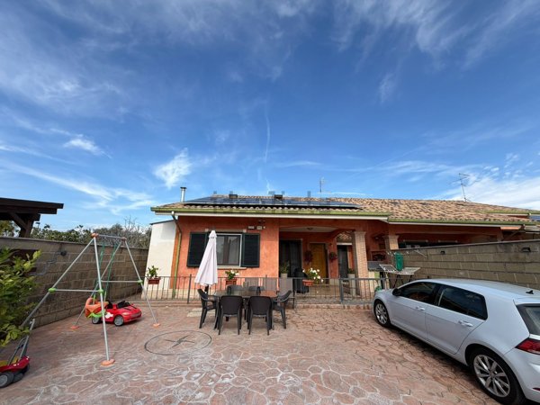 casa indipendente in vendita ad Ardea in zona Nuova California