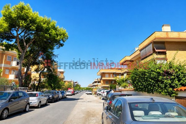appartamento in vendita ad Ardea in zona Marina di Ardea