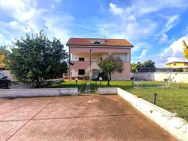 casa indipendente in vendita ad Ardea in zona Marina di Ardea